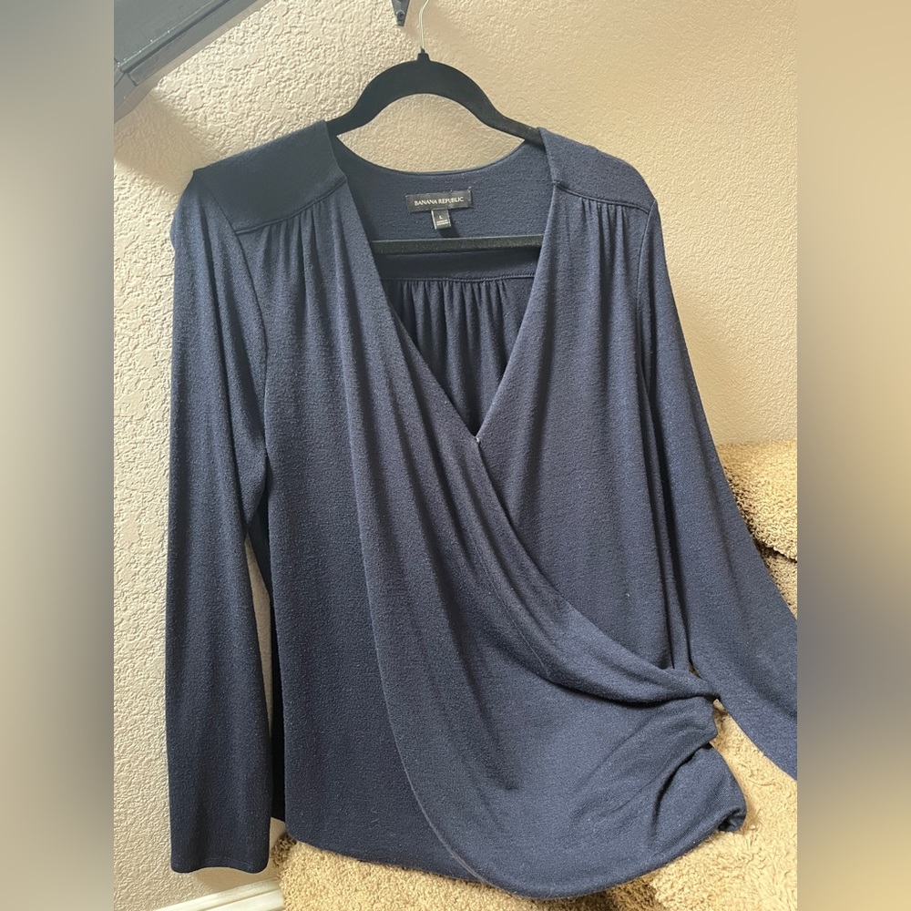 Banana Republic dark navy wrap light sweater SZ L